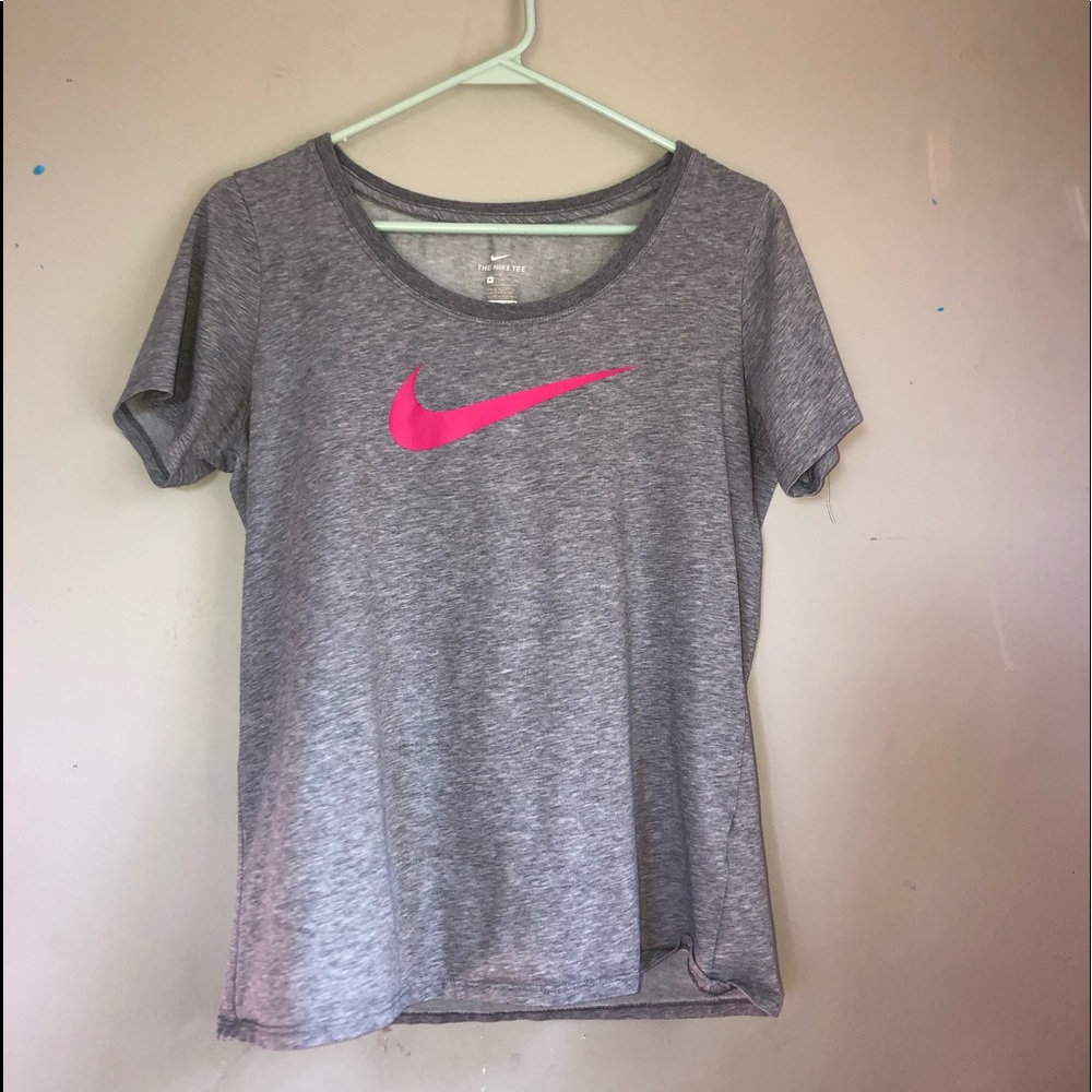 Womens nike tee